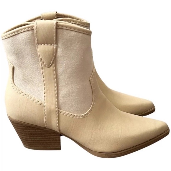Universal Thread Women’s Cream Country Boots - Picture 1 of 7